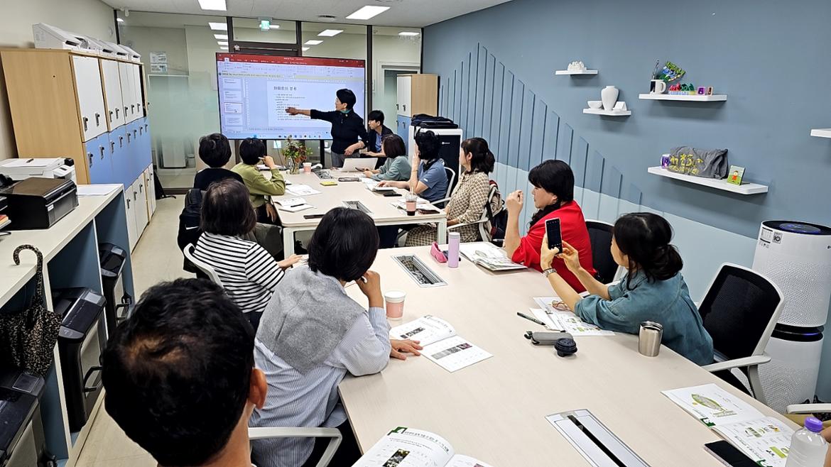 화훼전문가 양성과정 수업 장면