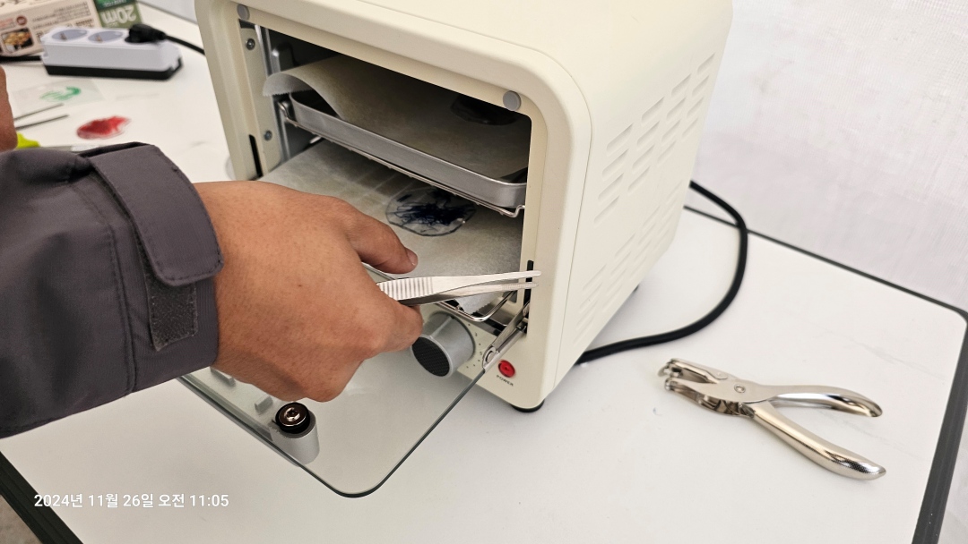 오븐에 굽는는 사진